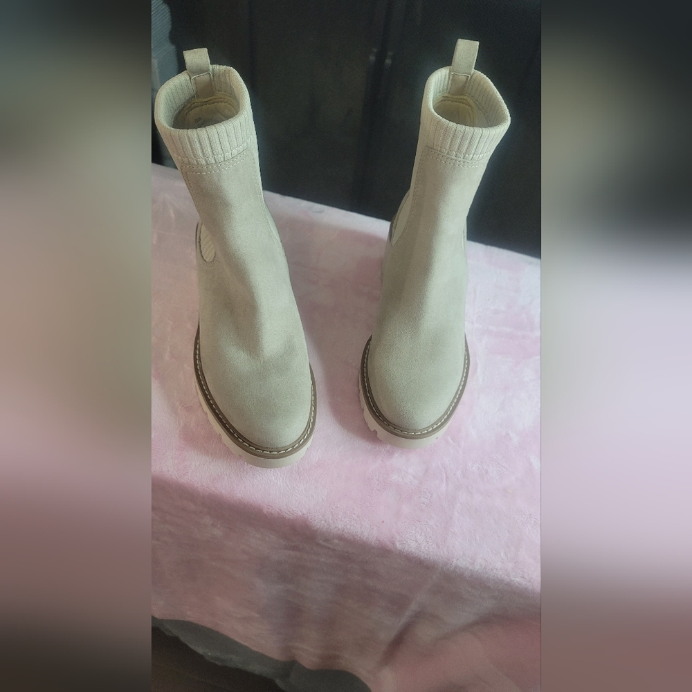 Steve Madden Cream Ankle Booties